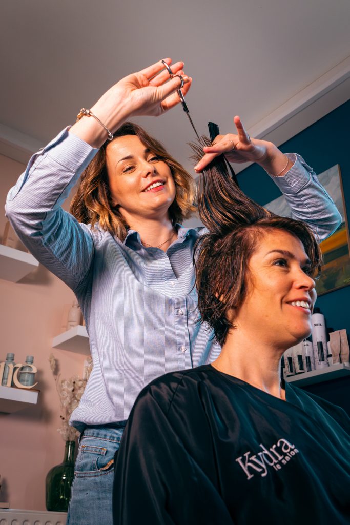 Anne-Sophie fondatrice et coiffeuse de Douceur Capillaire